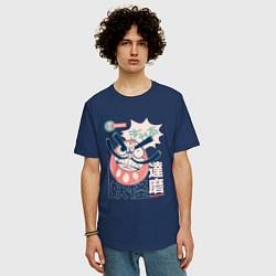Футболка оверсайз мужская Японская кукла Дарума, цвет: тёмно-синий — фото 2