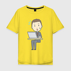 Мужская футболка оверсайз Офисный джентльмен за ноутбуком