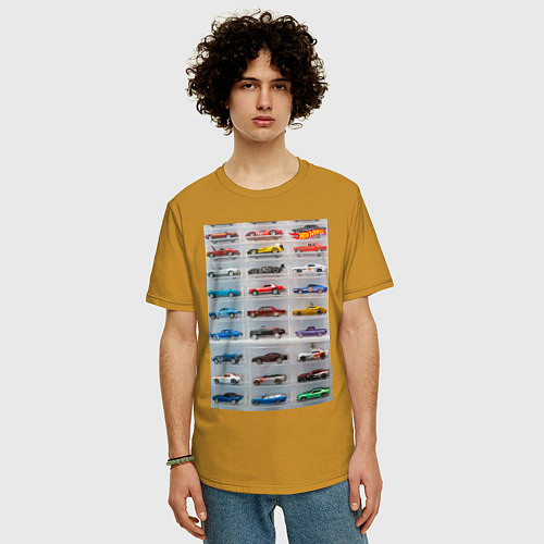 Мужская футболка оверсайз Hot Wheels - collection Автомобили на полке / Горчичный – фото 3