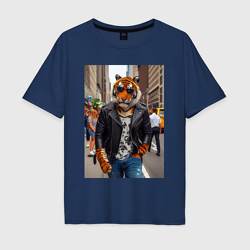 Мужская футболка оверсайз Cool tiger on the streets of New York - ai art / Тёмно-синий – фото 1