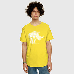 Футболка оверсайз мужская Белый носорог стоит, цвет: желтый — фото 2