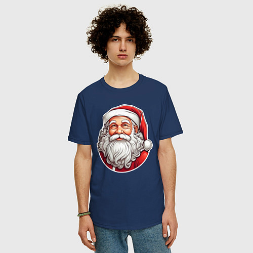 Мужская футболка оверсайз Санта клаус иллюстрация-стикер / Тёмно-синий – фото 3