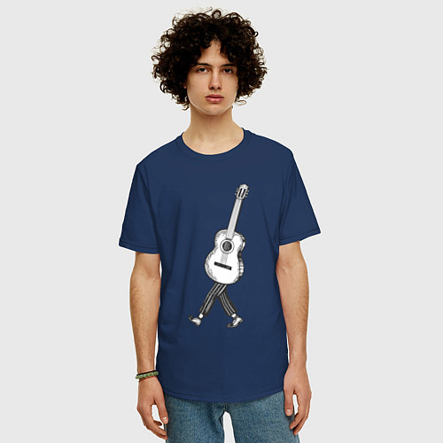 Мужская футболка оверсайз Человек гитара / Тёмно-синий – фото 3
