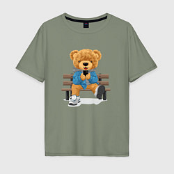 Мужская футболка оверсайз Плюшевый медведь на скамейке
