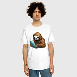 Футболка оверсайз мужская Ленивец за ноутбуком, цвет: белый — фото 2