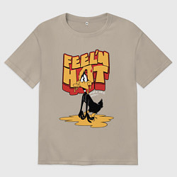 Футболка оверсайз мужская Даффи Дак тает от жары, цвет: миндальный