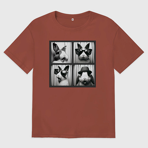 Мужская футболка оверсайз Кролик в фотобудке / Кирпичный – фото 1