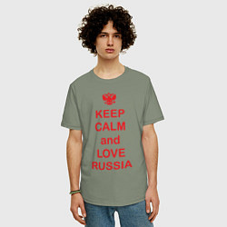 Футболка оверсайз мужская Keep Calm & Love Russia, цвет: авокадо — фото 2