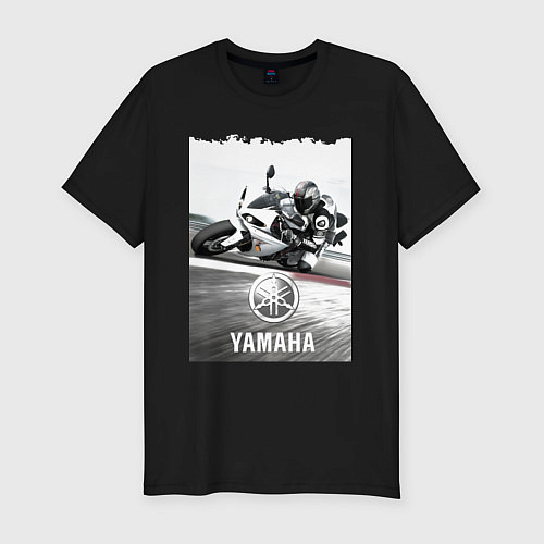 Мужская slim-футболка YAMAHA на вираже / Черный – фото 1