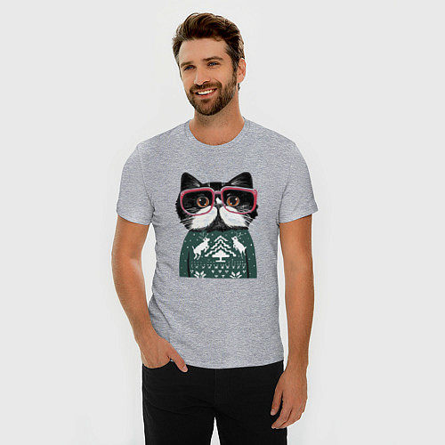 Мужская slim-футболка Умный кот в очках в новогоднем свитере / Меланж – фото 3