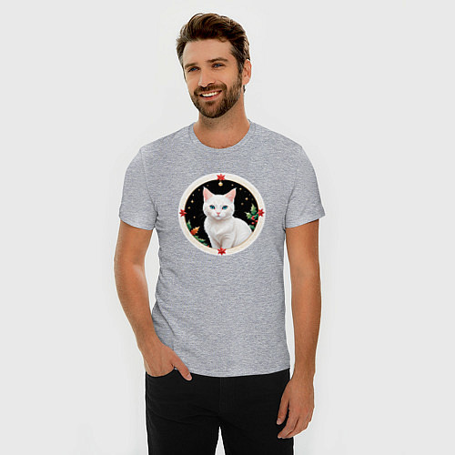 Мужская slim-футболка Белый котик ждет новый год / Меланж – фото 3