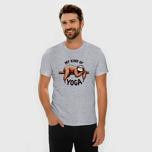 Мужская slim-футболка Смешной ленивец отдыхает на ветке мой вид йоги / Меланж – фото 3