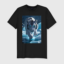 Футболка slim-fit Белоснежный тигр крадется по льду, цвет: черный