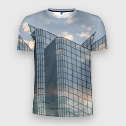 Мужская спорт-футболка Городское небо и зеркальная многоэтажка