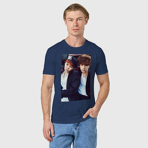 Мужская футболка Юнги и Джин: БТС / Тёмно-синий – фото 3