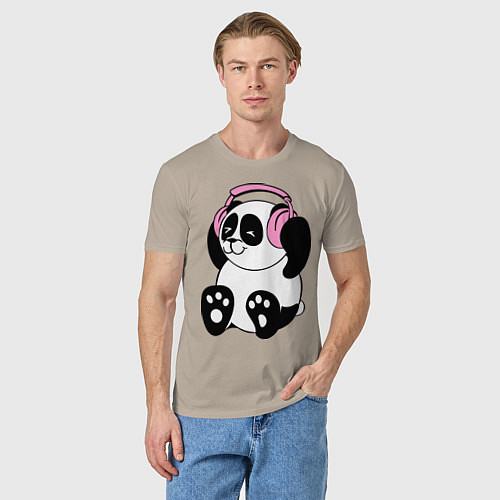 Мужская футболка Panda in headphones панда в наушниках / Миндальный – фото 3
