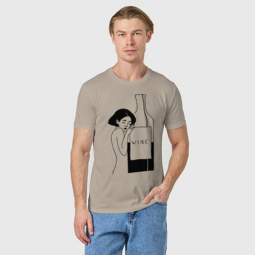 Мужская футболка Девушка с бутылкой вина / Миндальный – фото 3