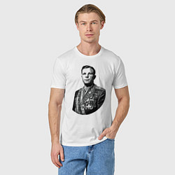 Футболка хлопковая мужская Гагарин и медали, цвет: белый — фото 2