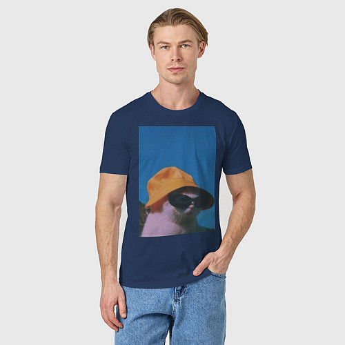Мужская футболка Котик в шляпе и очках / Тёмно-синий – фото 3