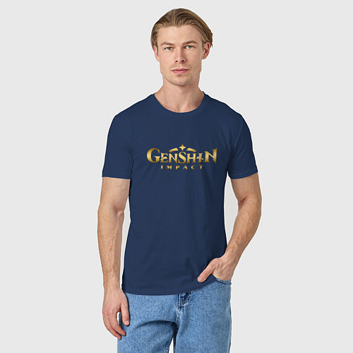 Мужская футболка GOLD LOGO GENSHIN IMPACT / Тёмно-синий – фото 3