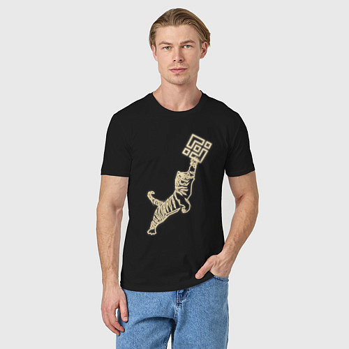 Мужская футболка Бинанс с тигром в неоновом свечении / Черный – фото 3