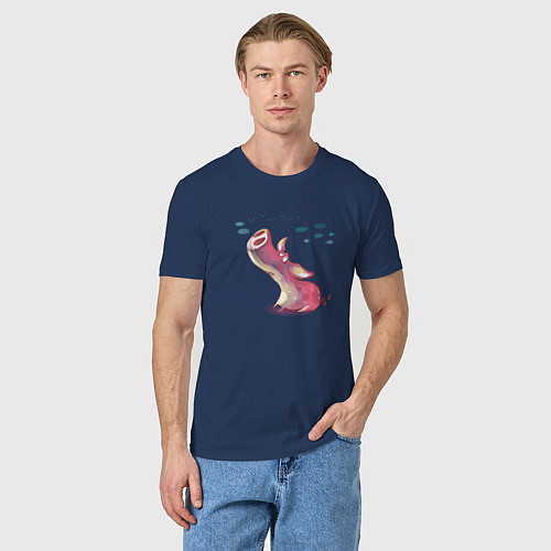 Мужская футболка Мечтающий поросенок / Тёмно-синий – фото 3