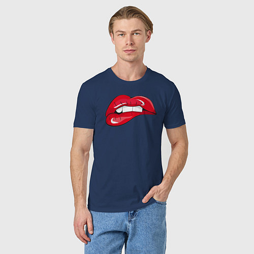 Мужская футболка Red kiss губы / Тёмно-синий – фото 3