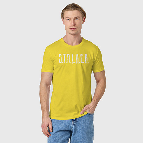 Мужская футболка S T A L K E R - Logo / Желтый – фото 3