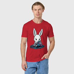 Футболка хлопковая мужская Зайчонок обнял клубки The bunny hugged the balls, цвет: красный — фото 2