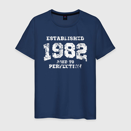 Мужская футболка Основана в 1982 году доведено до совершенства / Тёмно-синий – фото 1