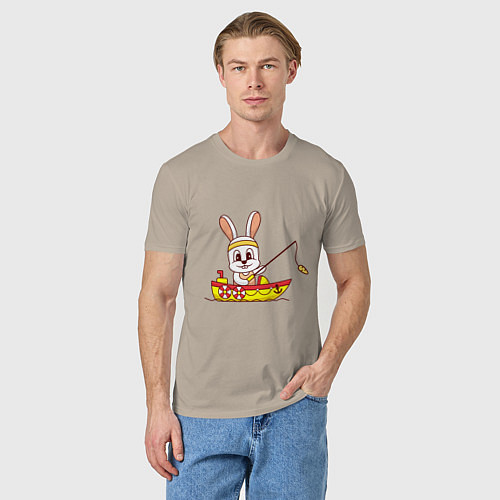 Мужская футболка Кролик рыбак / Миндальный – фото 3