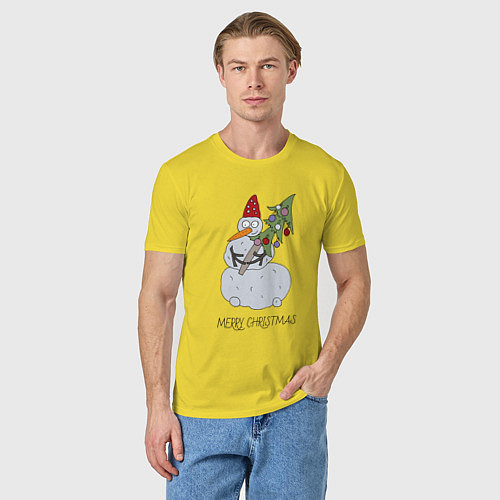 Мужская футболка Снеговик с новогодней ёлкой в Руках / Желтый – фото 3