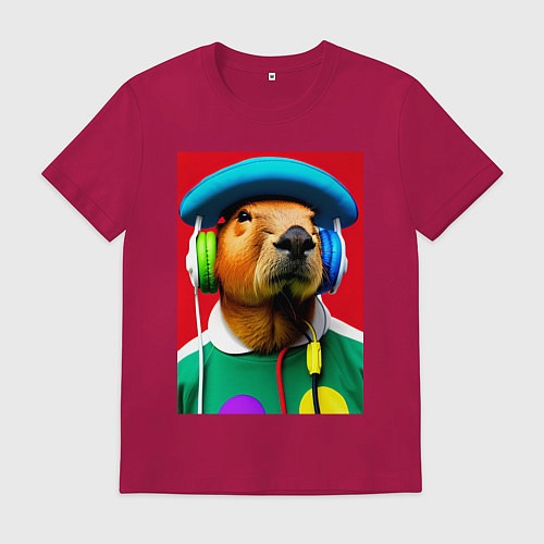 Мужская футболка Капибара в наушниках и шляпе - нейросеть / Маджента – фото 1