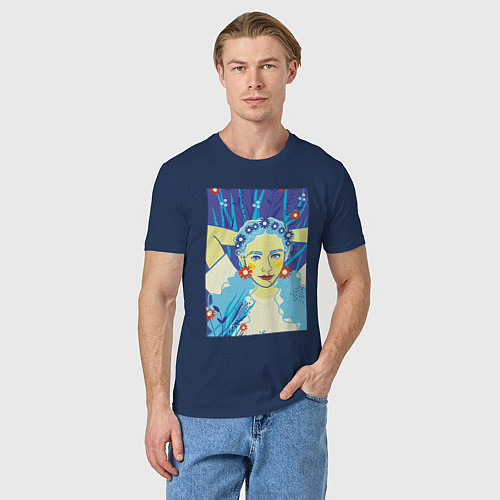 Мужская футболка Девушка с голубыми волосами в цветочном венке / Тёмно-синий – фото 3
