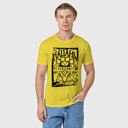 Футболка хлопковая мужская Пацаны не извиняются на фоне костета, цвет: желтый — фото 2