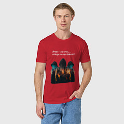 Футболка хлопковая мужская Друзья это семья пацаны в капюшонах, цвет: красный — фото 2