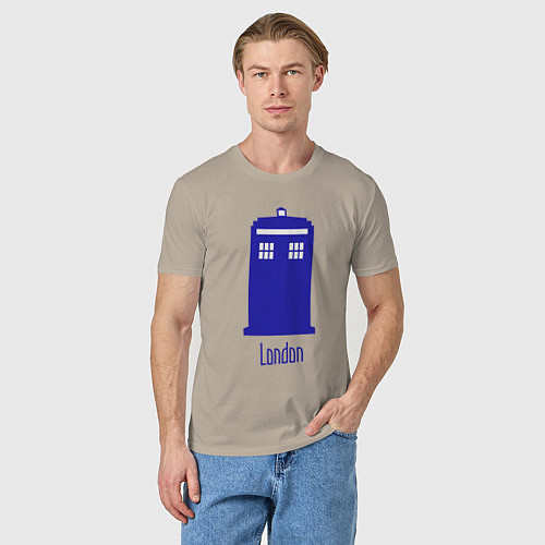 Мужская футболка Tardis - London / Миндальный – фото 3