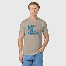 Футболка хлопковая мужская Eat sleep train repeat - blue and red, цвет: миндальный — фото 2