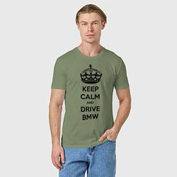 Футболка хлопковая мужская Keep Calm & Drive BMW, цвет: авокадо — фото 2