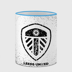 Кружка 3D Leeds United с потертостями на светлом фоне, цвет: 3D-небесно-голубой кант — фото 2