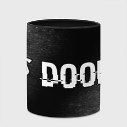 Кружка 3D Doom glitch на темном фоне: надпись и символ, цвет: 3D-белый + черный — фото 2