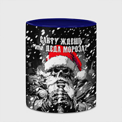 Кружка 3D Средневековый воин скелет в шапке Санты, цвет: 3D-белый + синий — фото 2