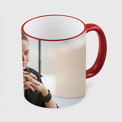 Кружка 3D Робби Марго в кафе, цвет: 3D-красный кант