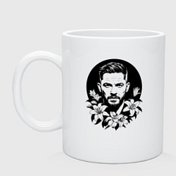 Кружка керамическая Том Харди в цветочном обрамлении, цвет: белый