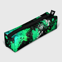 Пенал Geely на фоне брызг граффити