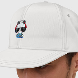 Кепка снепбек Прикольный маленький панда в очках с магнитолой