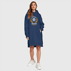 Женское худи-платье Лого Chelsea и надпись legendary football club, цвет: тёмно-синий — фото 2