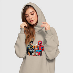 Женское худи-платье Бэтмен и человек Паук пьют пиво, цвет: миндальный — фото 2