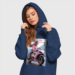 Женское худи-платье Барби на спортивном байке - экстрим, цвет: тёмно-синий — фото 2