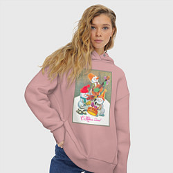 Толстовка оверсайз женская Снеговики музыканты, цвет: пыльно-розовый — фото 2